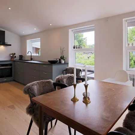 6 Person In * Jægerspris